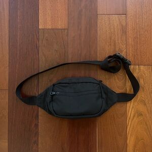 Girlfriend Collective Please Recycle Fanny Pack - Black